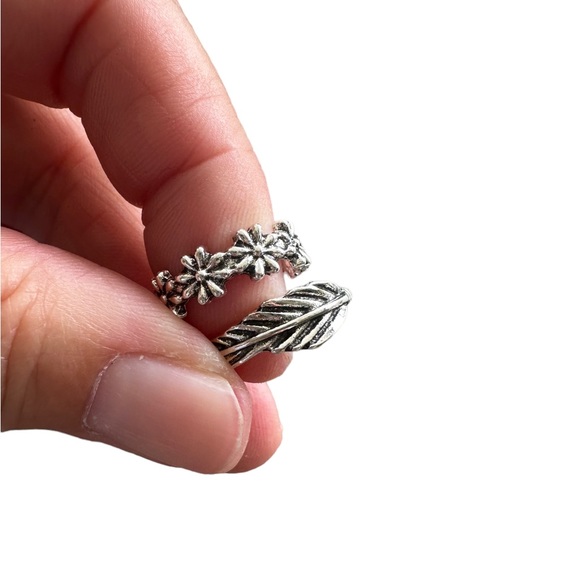 Boho Style Set of 6 Silver Toe Rings - Picture 3 of 7